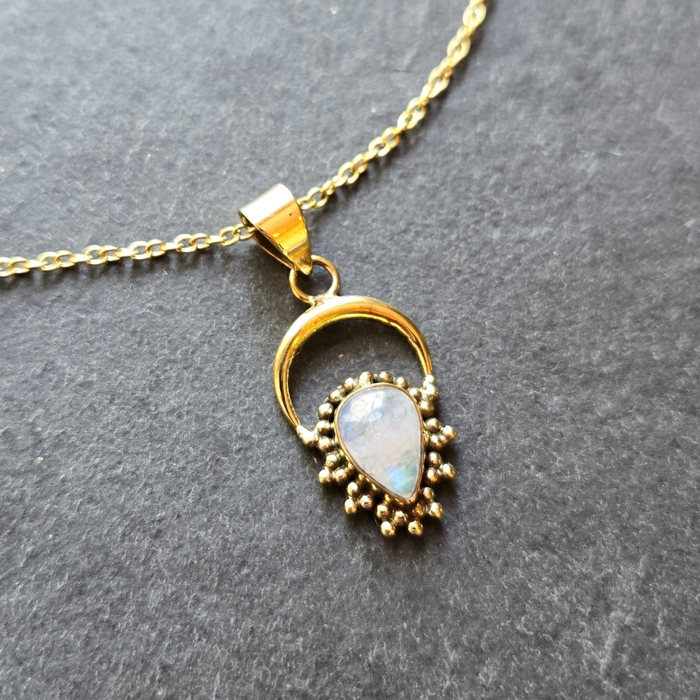 🦋LAST🦋 NWT Baizaar Moonstone Aura Necklace